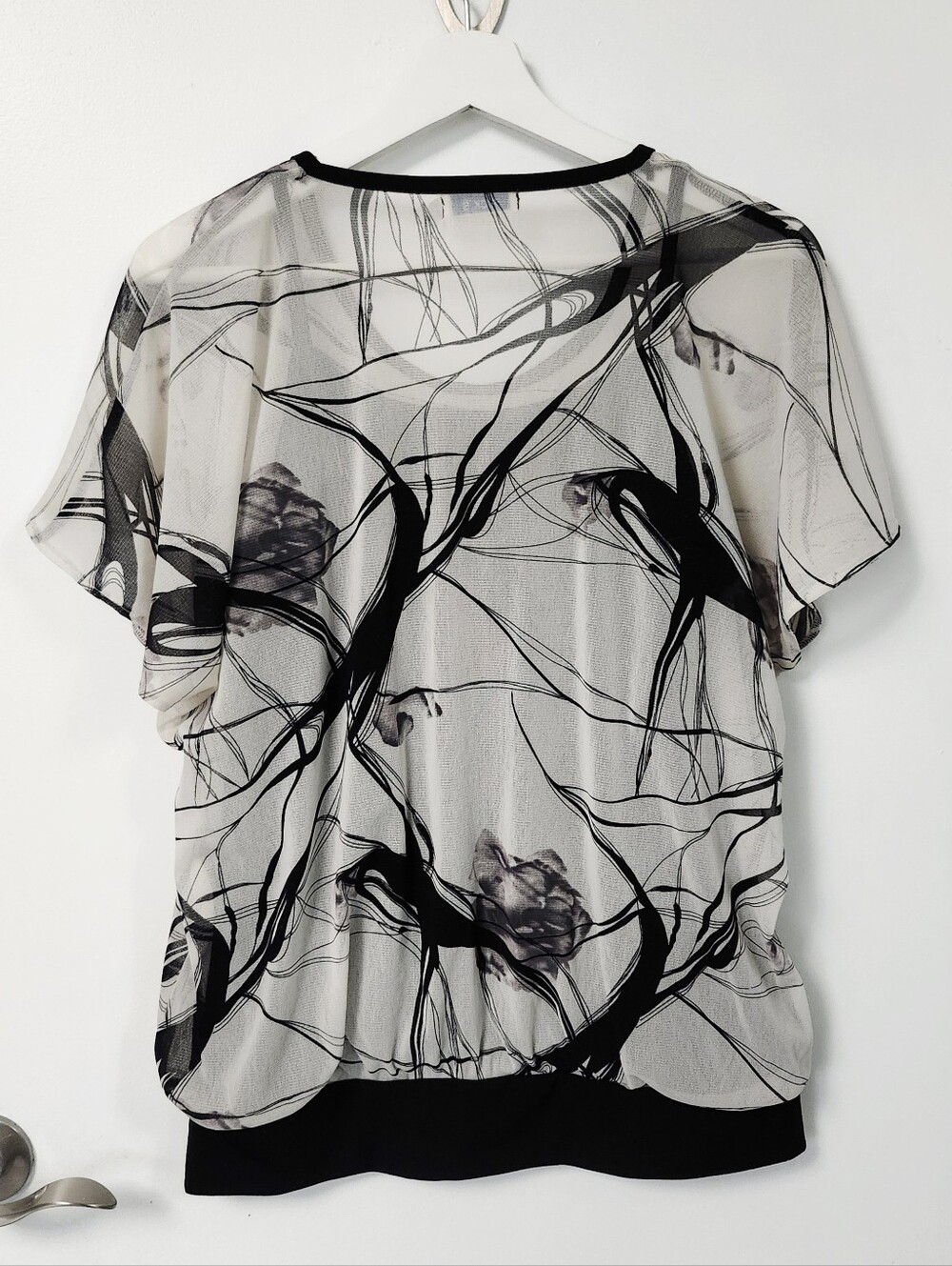 Ricki's L Abstract Floral Shirt Sleeve Top - Picture 7 of 14